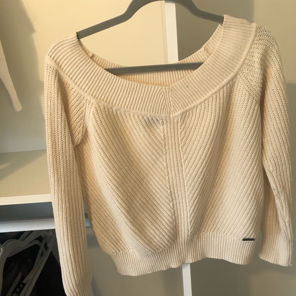 Abercrombie & Fitch, White off shoulder sweater